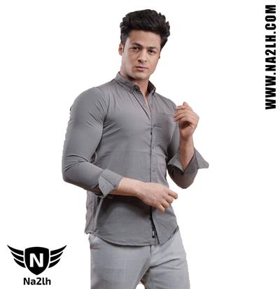 قميص بأكمام طويلة